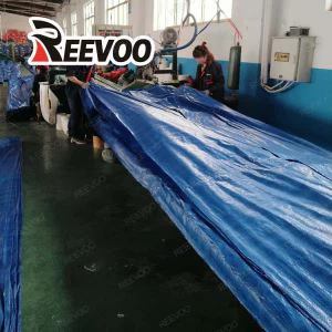 Blått dekkende PE-presenning